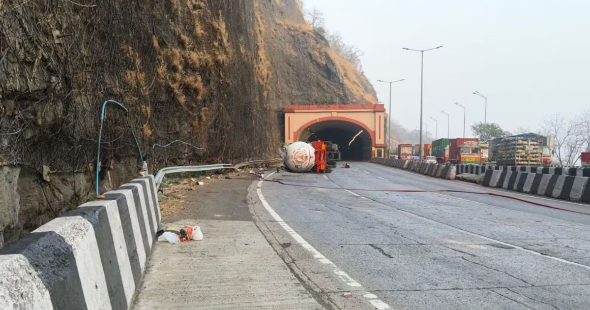 Mumbai-Pune expressway gas leakage